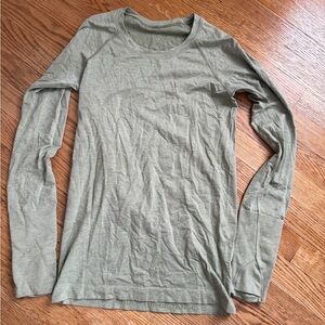 Lululemon swiftly tech waist length tee
